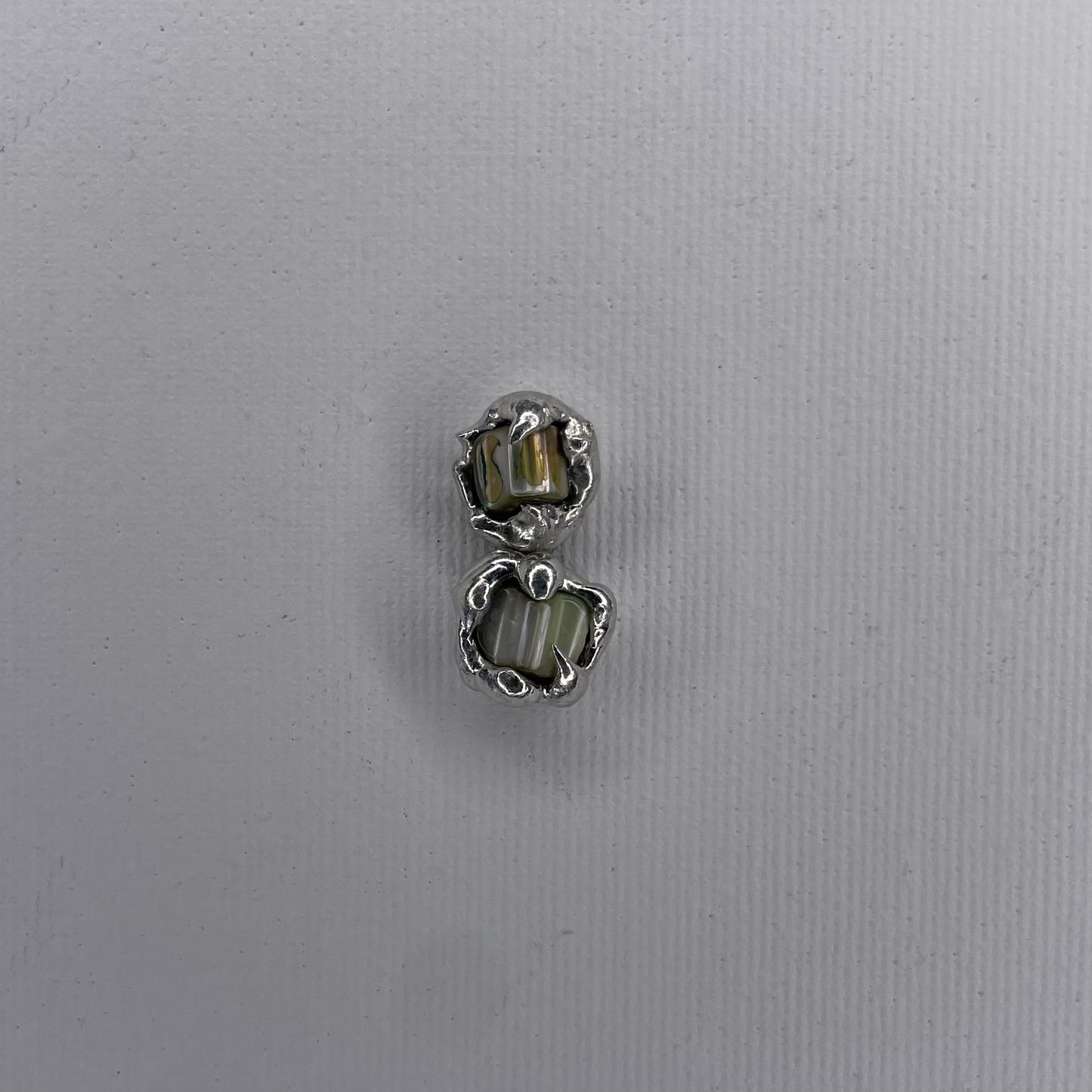 green pearl ear studs - verdintils