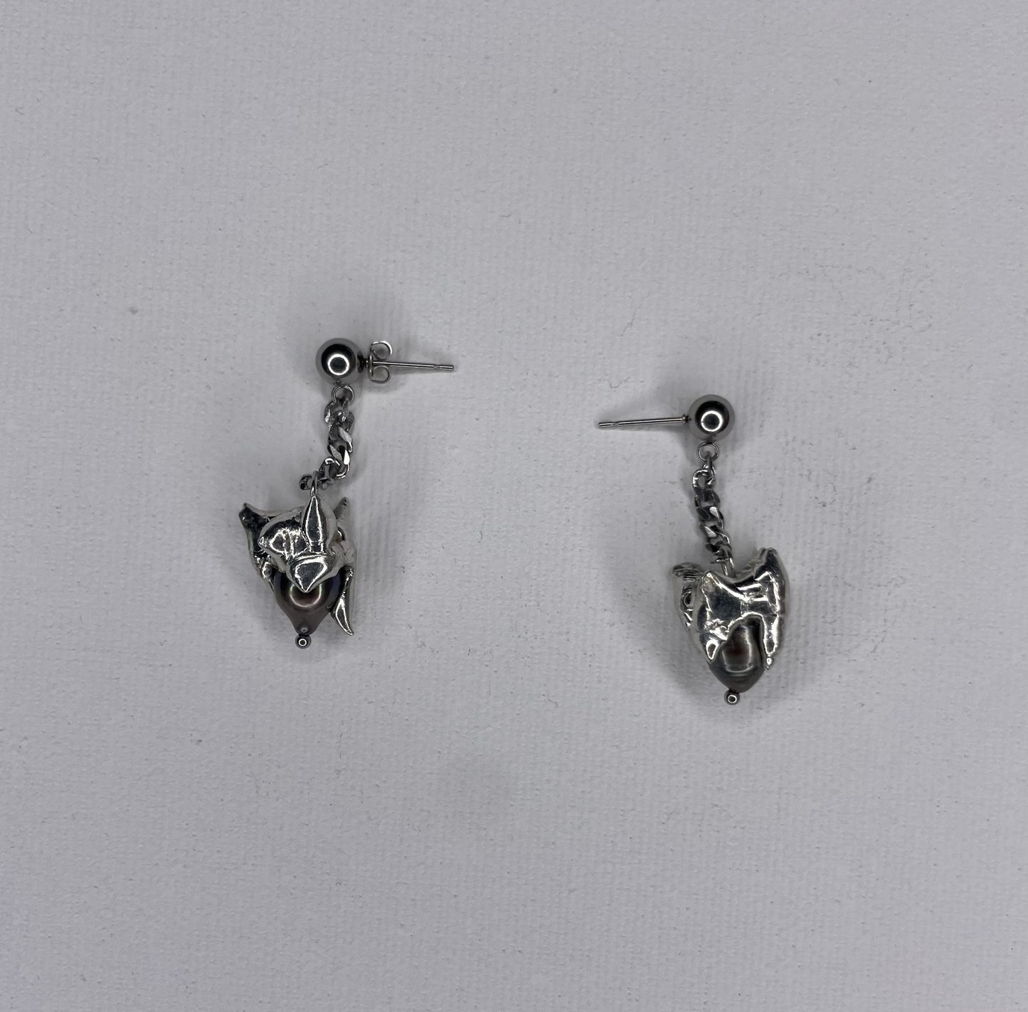 brown pearl masks earrings - verdintils