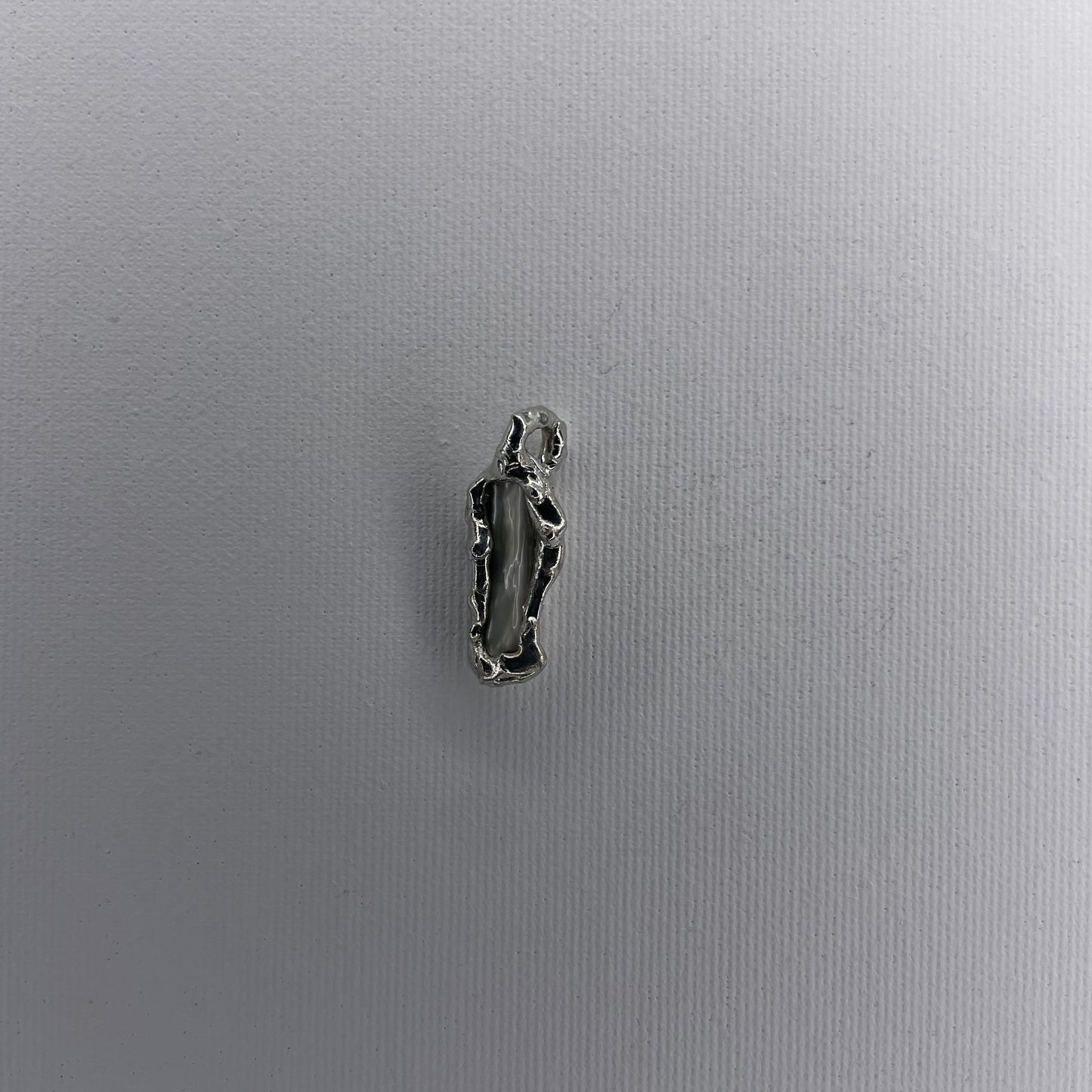 003 white pearl pendant - verdintils