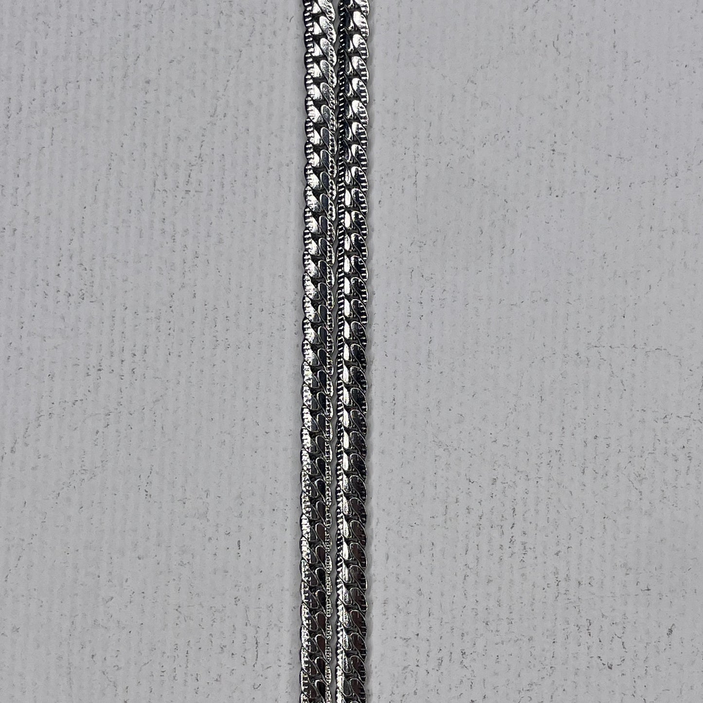 Stainless steel chain - narrow link curb chain