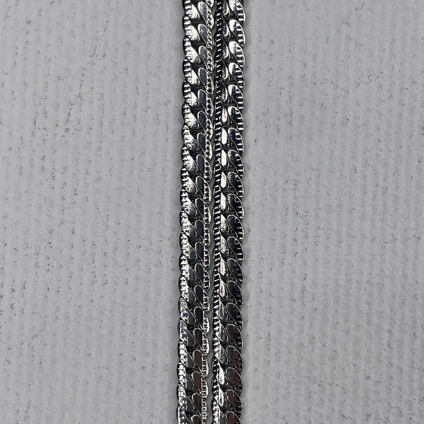 Stainless steel chain - narrow link curb chain