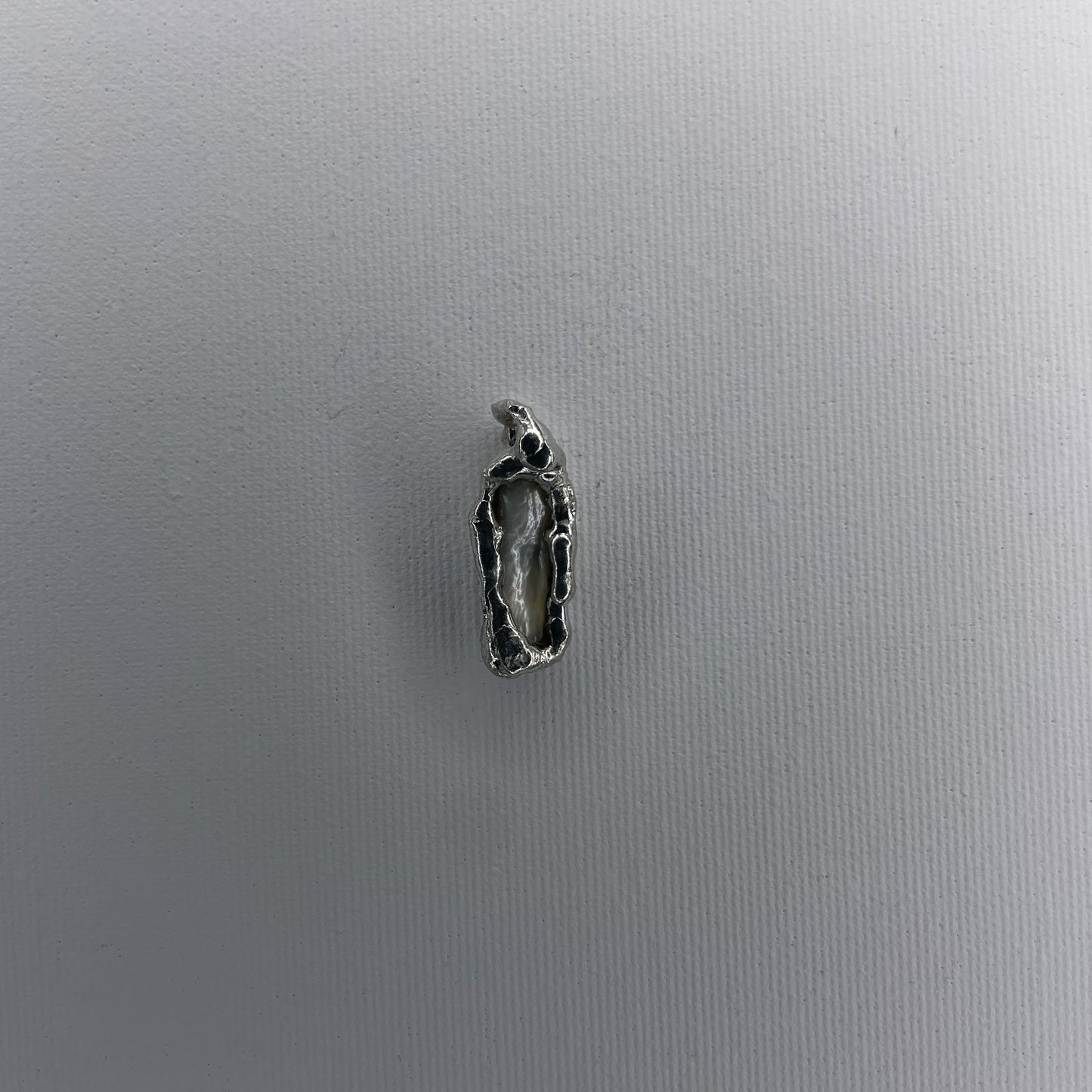 002 white pearl pendant - verdintils