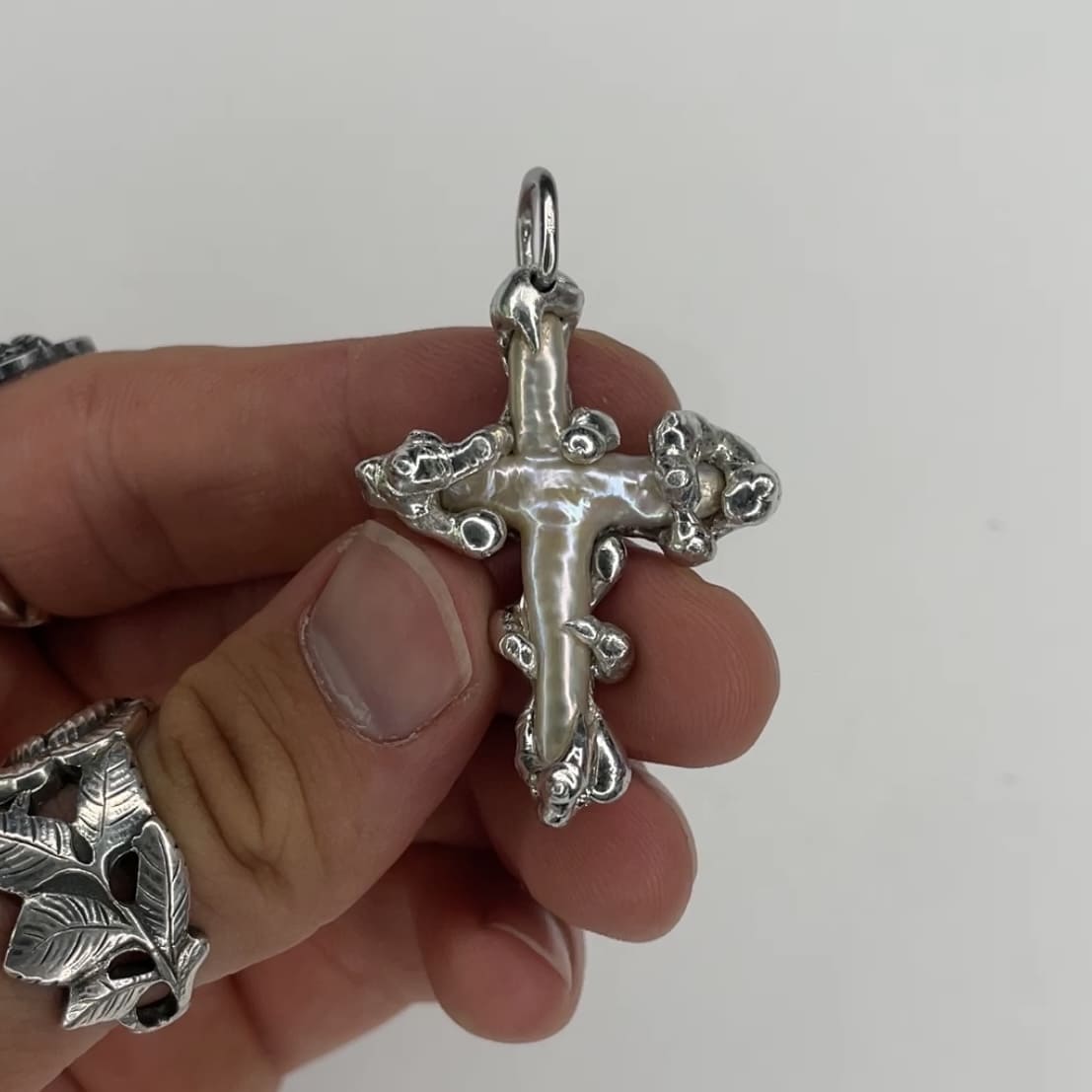 pearl cross pendant - verdintils