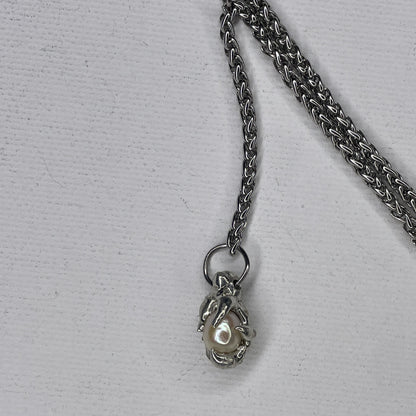 knotted pearl chain